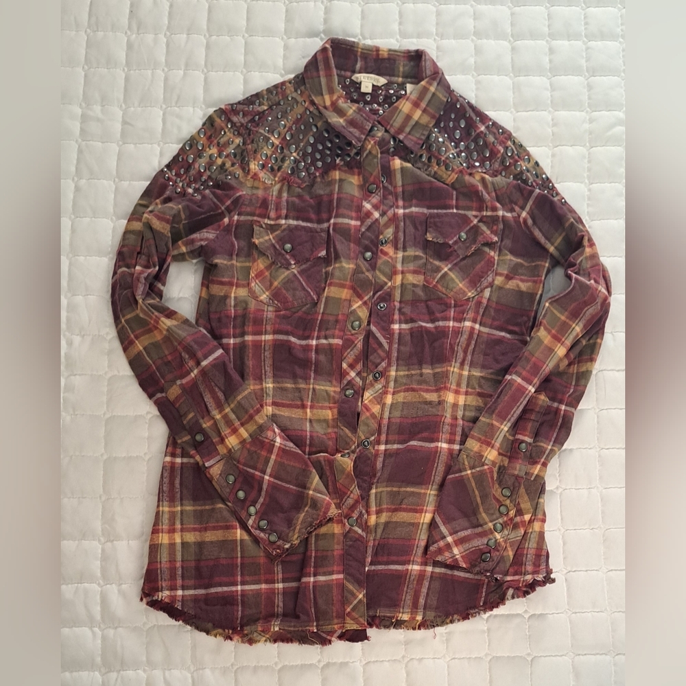 Stetson long sleeved button-up beaded shirt size medium